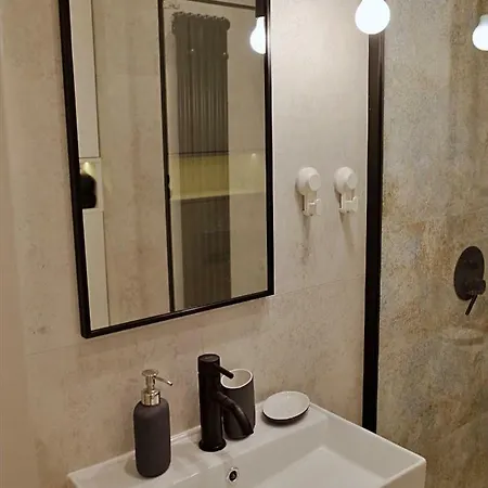 New Comfortable High Quality Apartment, Central, Calm Area F Vat * 포즈난