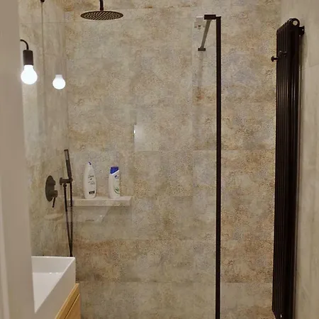 아파트 New Comfortable High Quality Apartment, Central, Calm Area F Vat *