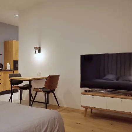 New Comfortable High Quality Apartment, Central, Calm Area F Vat 포즈난
